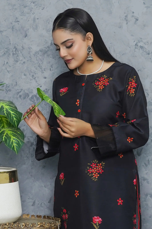 Motifz 2 Piece Khaddar Suit sleeves design detail